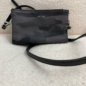 Reversible Matt & Nat Triplet crossbody
